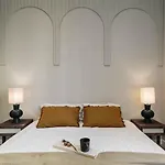 Pontone - 2 Bedrooms And Balcony In Eixample Dreta