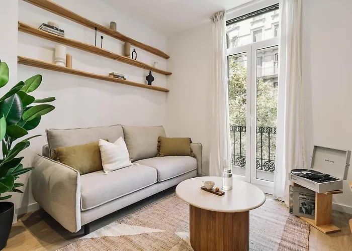Pontone - 2 Bedrooms And Balcony In Eixample Dreta